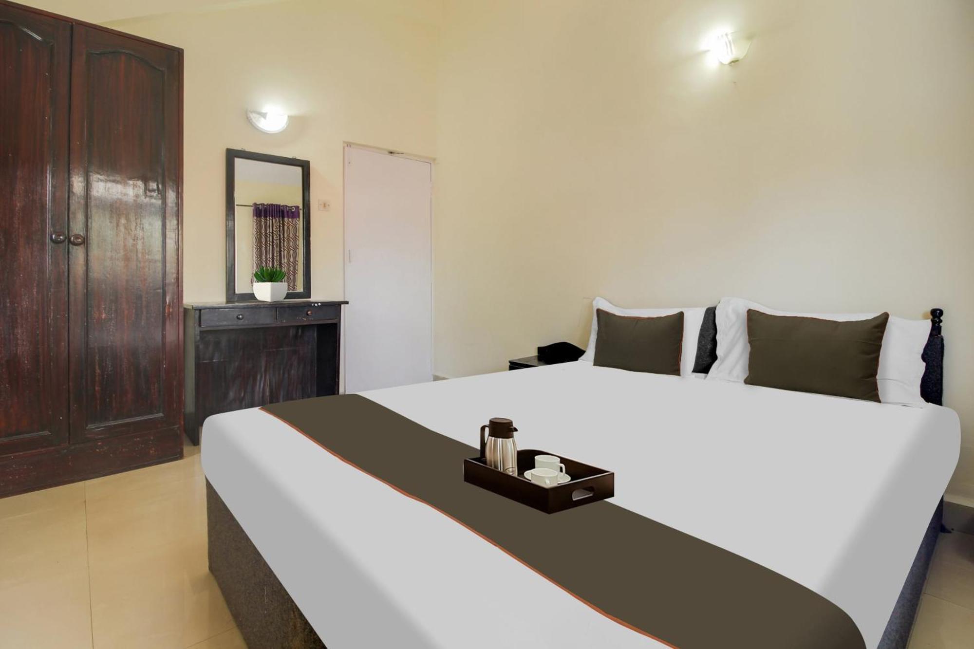 Capital O Royale Palms Hotel Benaulim Buitenkant foto